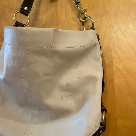 Coach Carly Bag: White and Brown Women's Bag. Used. - Picture 11 of 13